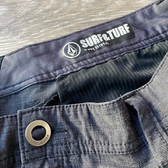 Volcom Board Shorts - Picture 3 of 4